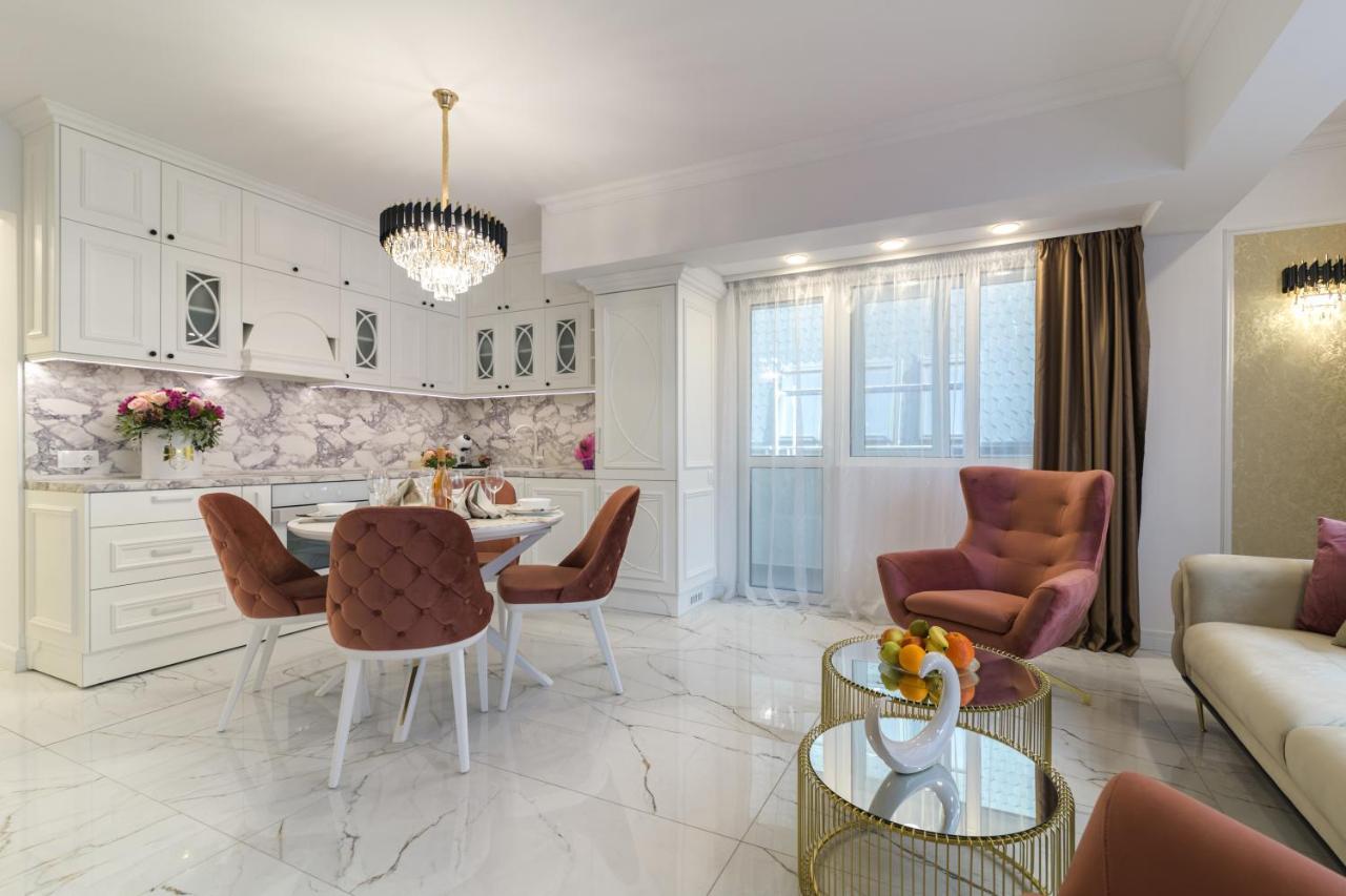 Лукс На Море Luxury Apartment In Downtown With Garage Várna Kültér fotó