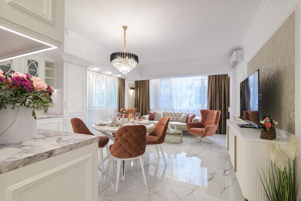 Лукс На Море Luxury Apartment In Downtown With Garage Várna Kültér fotó