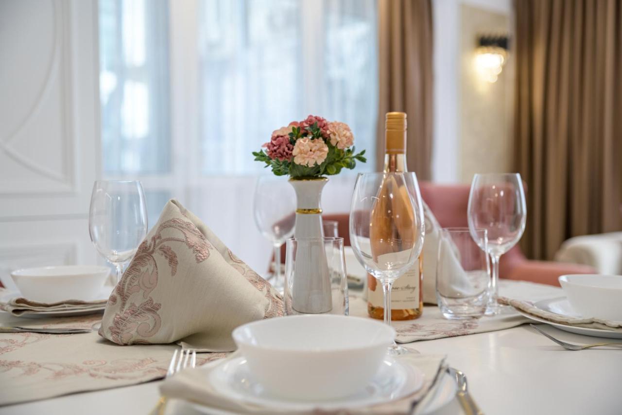 Лукс На Море Luxury Apartment In Downtown With Garage Várna Kültér fotó